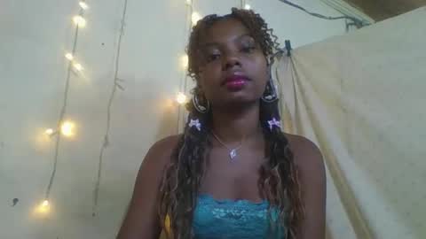 Snapshot of rosalinda933 chatting on 04.21.26 Rosalinda online show from 04.21.26