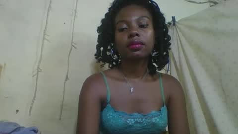 Snapshot of rosalinda933 chatting on 04.22.26 Rosalinda online show from 04.22.26
