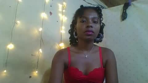 Snapshot of rosalinda933 chatting on 04.24.26 Rosalinda online show from 04.24.26