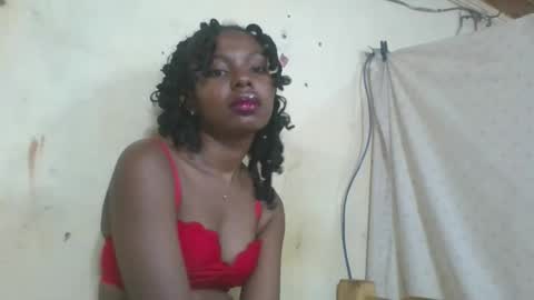 Snapshot of rosalinda933 chatting on 04.29.26 Rosalinda online show from 04.29.26