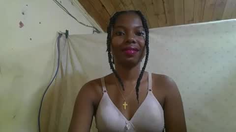 Snapshot of rosalinda933 chatting on 05.10.26 Rosalinda online show from 05.10.26