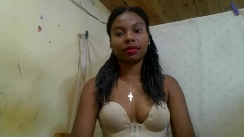 Snapshot of rosalinda933 chatting on 05.23.26 Rosalinda online show from 05.23.26