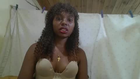 Snapshot of rosalinda933 chatting on 06.01.26 Rosalinda online show from 06.01.26
