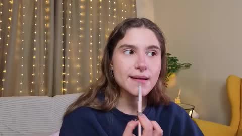 Snapshot of rosalvaulman chatting on 01.05.26 Kylie online show from 01.05.26