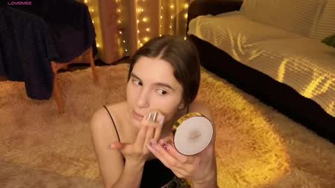 Snapshot of rosalvaulman chatting on 03.04.26 Kylie online show from 03.04.26