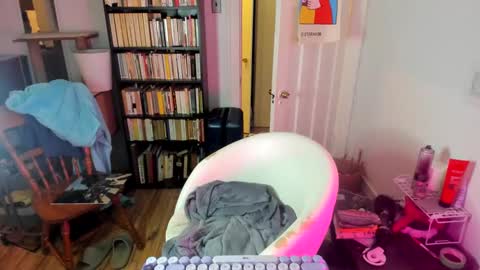 Snapshot of rose257044 chatting on 09.16.25 rose257044 online show from 09.16.25