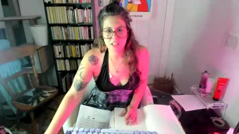 Snapshot of rose257044 chatting on 09.17.25 rose257044 online show from 09.17.25