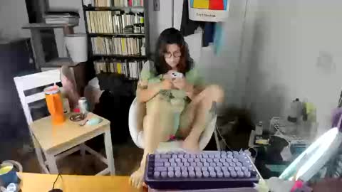 Snapshot of rose257044 chatting on 10.13.25 rose257044 online show from 10.13.25