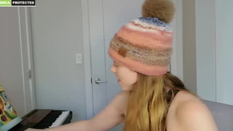 Snapshot of rose77782 chatting on 02.10.25 rose77782 online show from 02.10.25