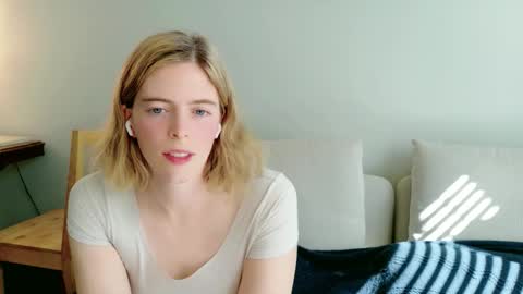 Snapshot of rose77782 chatting on 09.12.25 rose77782 online show from 09.12.25