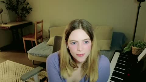 Snapshot of rose77782 chatting on 04.28.26 rose77782 online show from 04.28.26