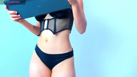 Snapshot of rose__cutee chatting on 02.10.25 rose cutee online show from 02.10.25