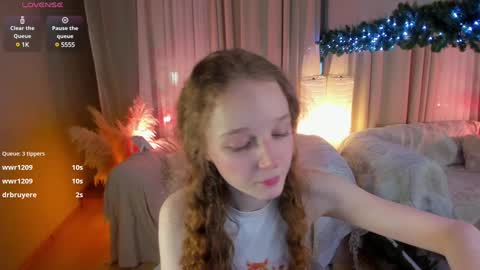 Snapshot of rose_charming_ chatting on 01.02.25 Rose online show from 01.02.25