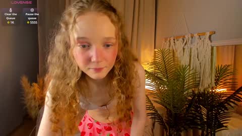 Snapshot of rose_charming_ chatting on 01.31.25 Rose online show from 01.31.25
