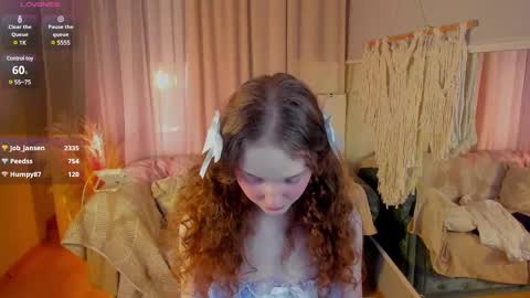 Snapshot of rose_charming_ chatting on 03.06.25 Rose online show from 03.06.25