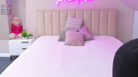 Kimberlly online show from 12.04.25