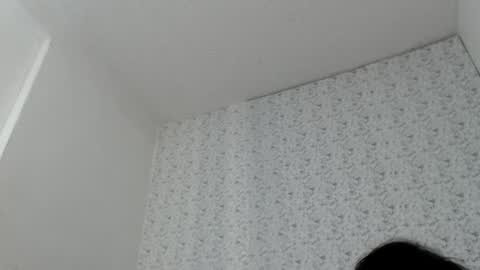 Snapshot of rose_smiley1 chatting on 02.01.25 Rose online show from 02.01.25