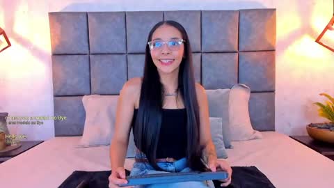 Snapshot of roseaurora chatting on 04.17.26 roseaurora online show from 04.17.26