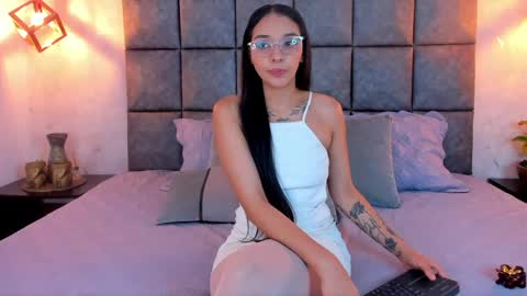 Snapshot of roseaurora chatting on 04.29.26 roseaurora online show from 04.29.26