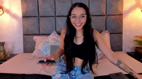 Snapshot of roseaurora chatting on 06.01.26 roseaurora online show from 06.01.26