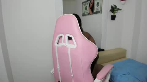 Snapshot of rosebig chatting on 10.01.25 RoseBig online show from 10.01.25