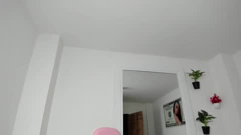 Snapshot of rosebig chatting on 10.23.25 RoseBig online show from 10.23.25