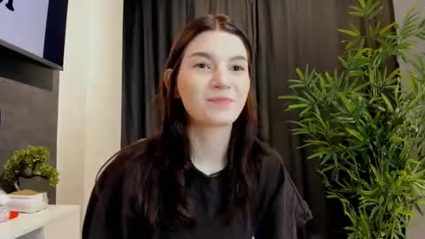 Snapshot of roseblanche2k chatting on 06.24.26 Florin online show from 06.24.26