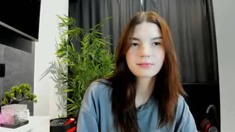 Snapshot of roseblanche2k chatting on 08.02.26 Florin online show from 08.02.26