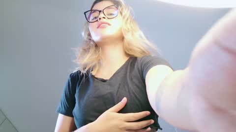 Snapshot of rosedelic chatting on 12.06.24 rosedelic online show from 12.06.24