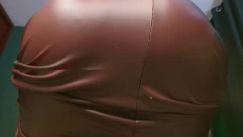 Snapshot of rosedelic chatting on 10.08.25 rosedelic online show from 10.08.25