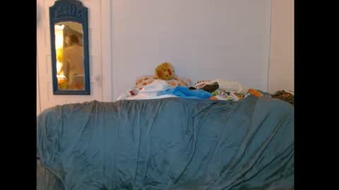 Rose Frostpond online show from 03.11.25