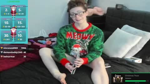 Snapshot of rosehatter chatting on 12.25.24 Rose Hatter online show from 12.25.24