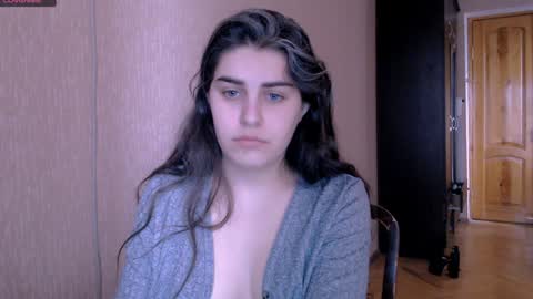Snapshot of roselina_ chatting on 01.07.25 Rose online show from 01.07.25