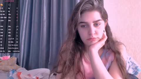 Snapshot of roselina_ chatting on 02.14.25 Rose online show from 02.14.25