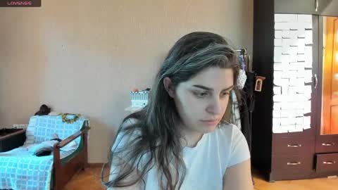 Snapshot of roselina_ chatting on 05.20.26 Rose online show from 05.20.26