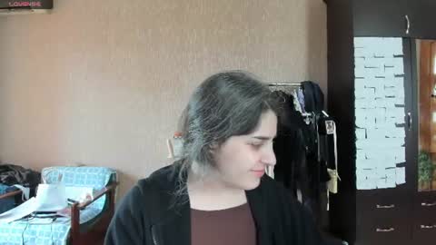 Snapshot of roselina_ chatting on 06.14.26 Rose online show from 06.14.26