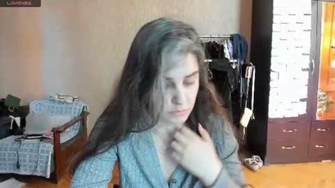 Snapshot of roselina_ chatting on 06.15.26 Rose online show from 06.15.26