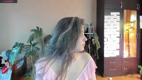 Snapshot of roselina_ chatting on 08.06.26 Rose online show from 08.06.26