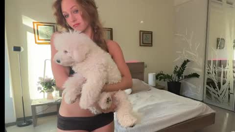 Snapshot of roselyn_rose chatting on 05.22.26 Roselyn online show from 05.22.26