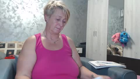 Lovepinklilly online show from 10.22.25