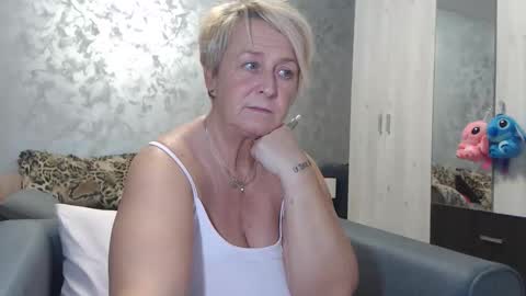 Lovepinklilly online show from 10.27.25