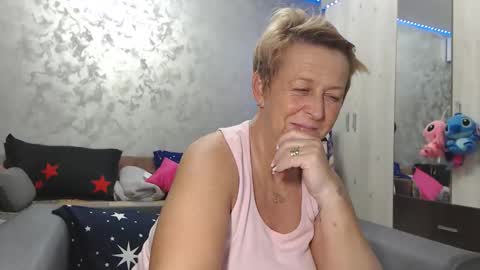 Lovepinklilly online show from 04.03.26