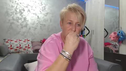 Lovepinklilly online show from 04.05.26