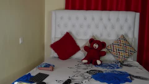 Snapshot of roses_rred chatting on 03.30.26 roses_rred online show from 03.30.26