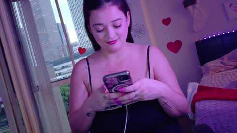 Snapshot of rosetaylorla chatting on 12.28.24 Rose Taylor online show from 12.28.24