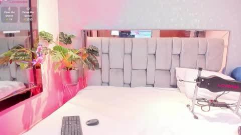 Snapshot of rosetemple chatting on 01.17.26 Rose online show from 01.17.26