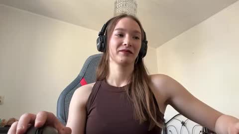 Snapshot of rosettadingson chatting on 06.16.26 Rina online show from 06.16.26