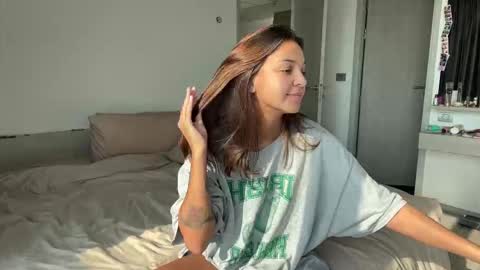 Snapshot of roshelle_xxx chatting on 02.22.26 Roshelle online show from 02.22.26