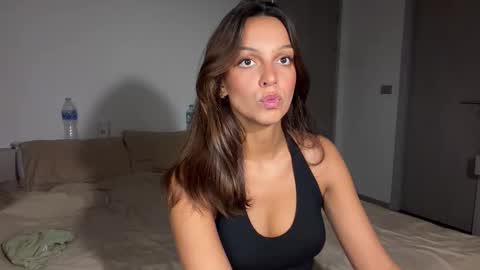 Snapshot of roshelle_xxx chatting on 02.23.26 Roshelle online show from 02.23.26