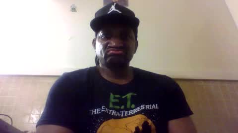 Snapshot of roshun69 chatting on 05.11.26 Roshun Haynes online show from 05.11.26